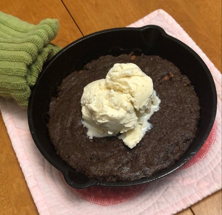 Skillet brownie for one (or two!)